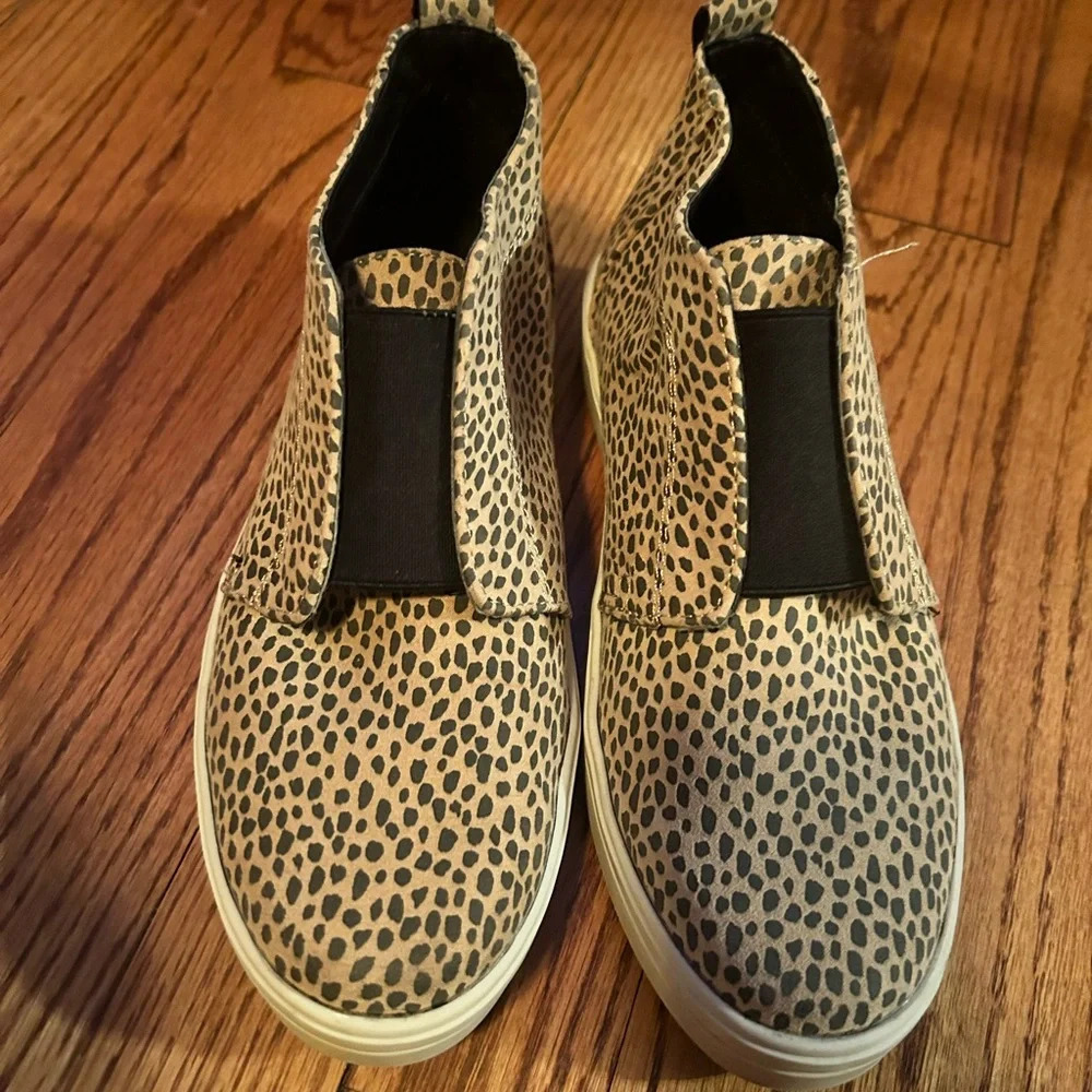Cheetah Sneakers Size‎ 6